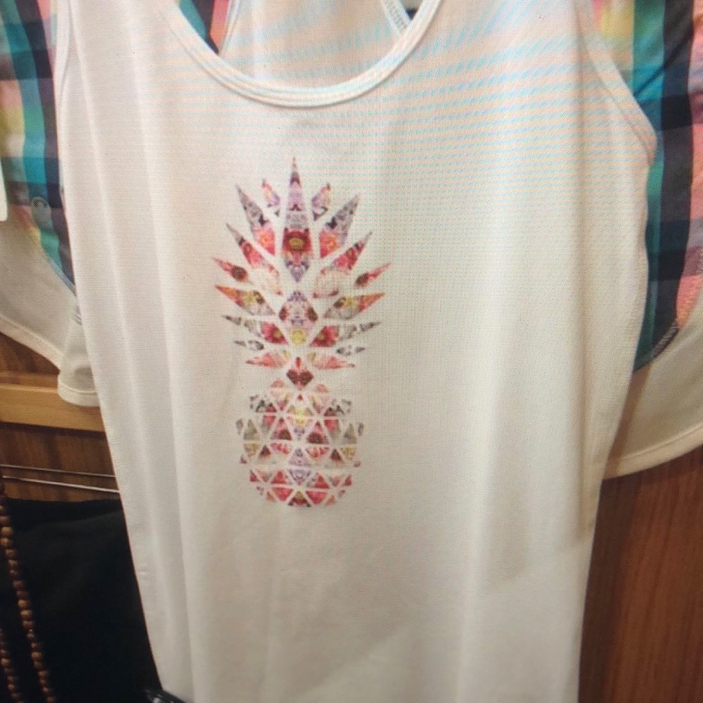 Lululemon Cool Racerback sz8 White/Pineapple print